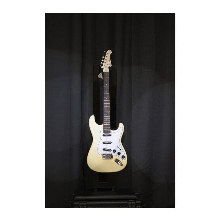 Aria Pro II Guitarra Eléctrica STG-SPL SSS Tremolo Stratocaster Style | Color: Vintage White